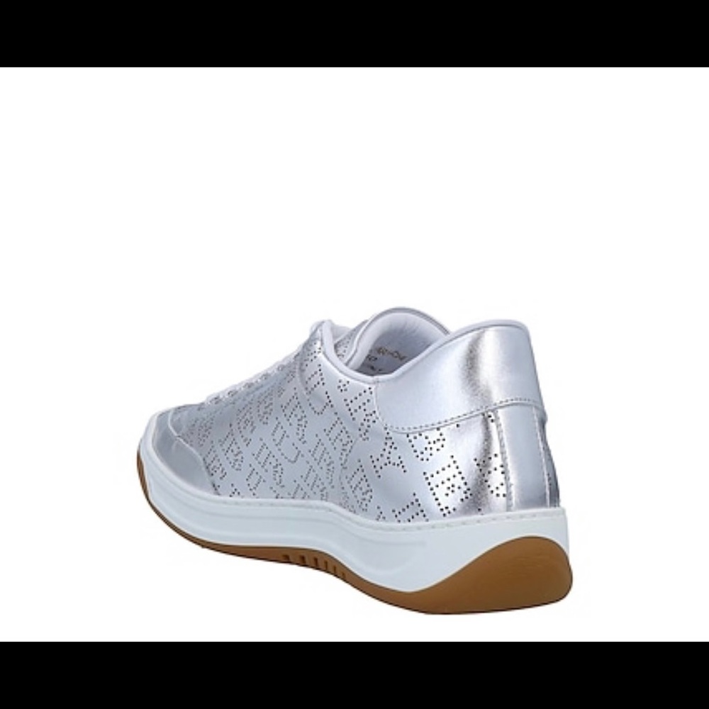 Burberry leather sneakers in great condition! - Picture 6 of 7